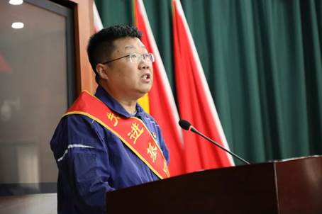 HJC888黄金城高科召开庆祝中国共产党成立104周年暨“七一”表彰大会